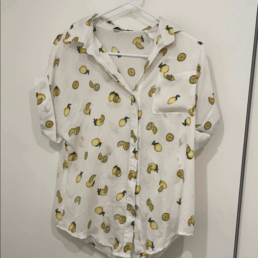 Amaryllis Darty shirt